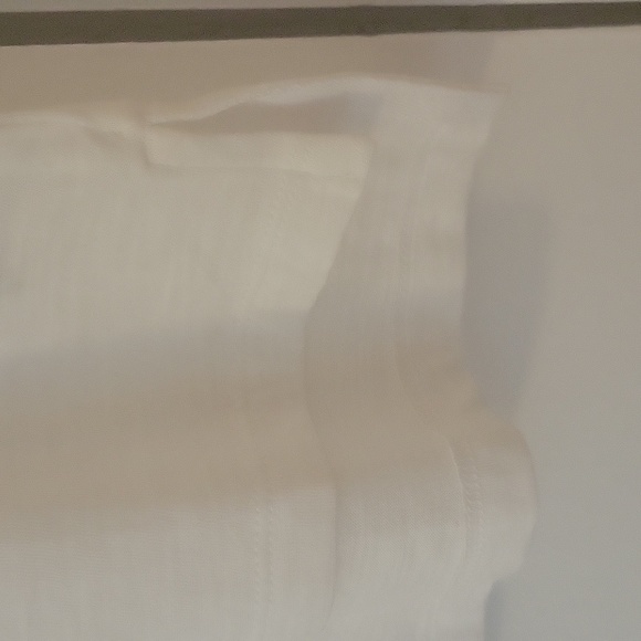 3 Banana Republic light weight t-shirts - Picture 9 of 16